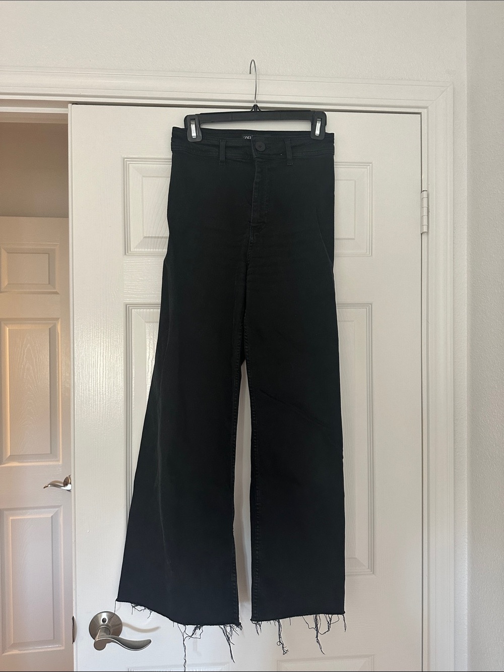 ZARA Black Wide-Leg Women’s Jeans Size 4